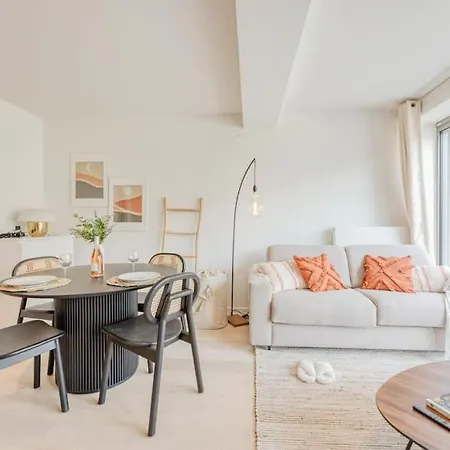 Amazing Near The Sea Apartment